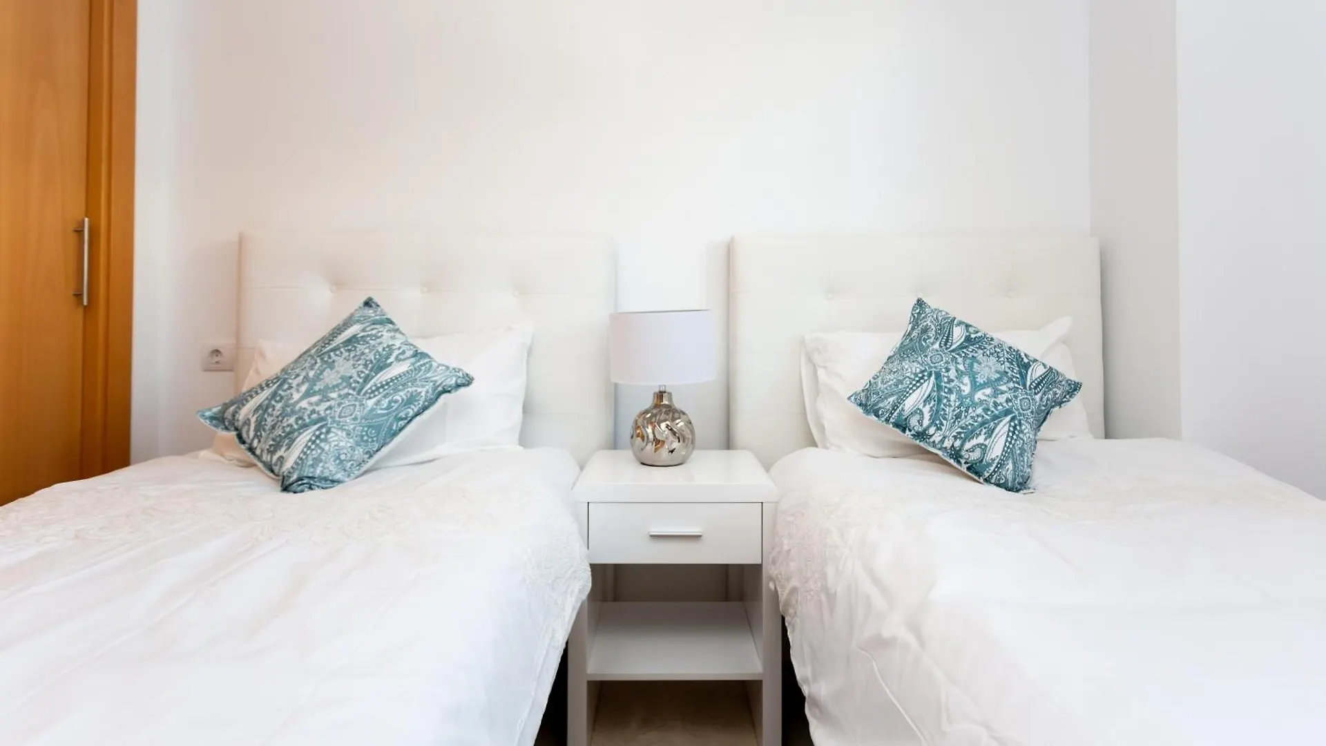 Lets In The Sun Calablanca Apartment La Cala De Mijas 0*,